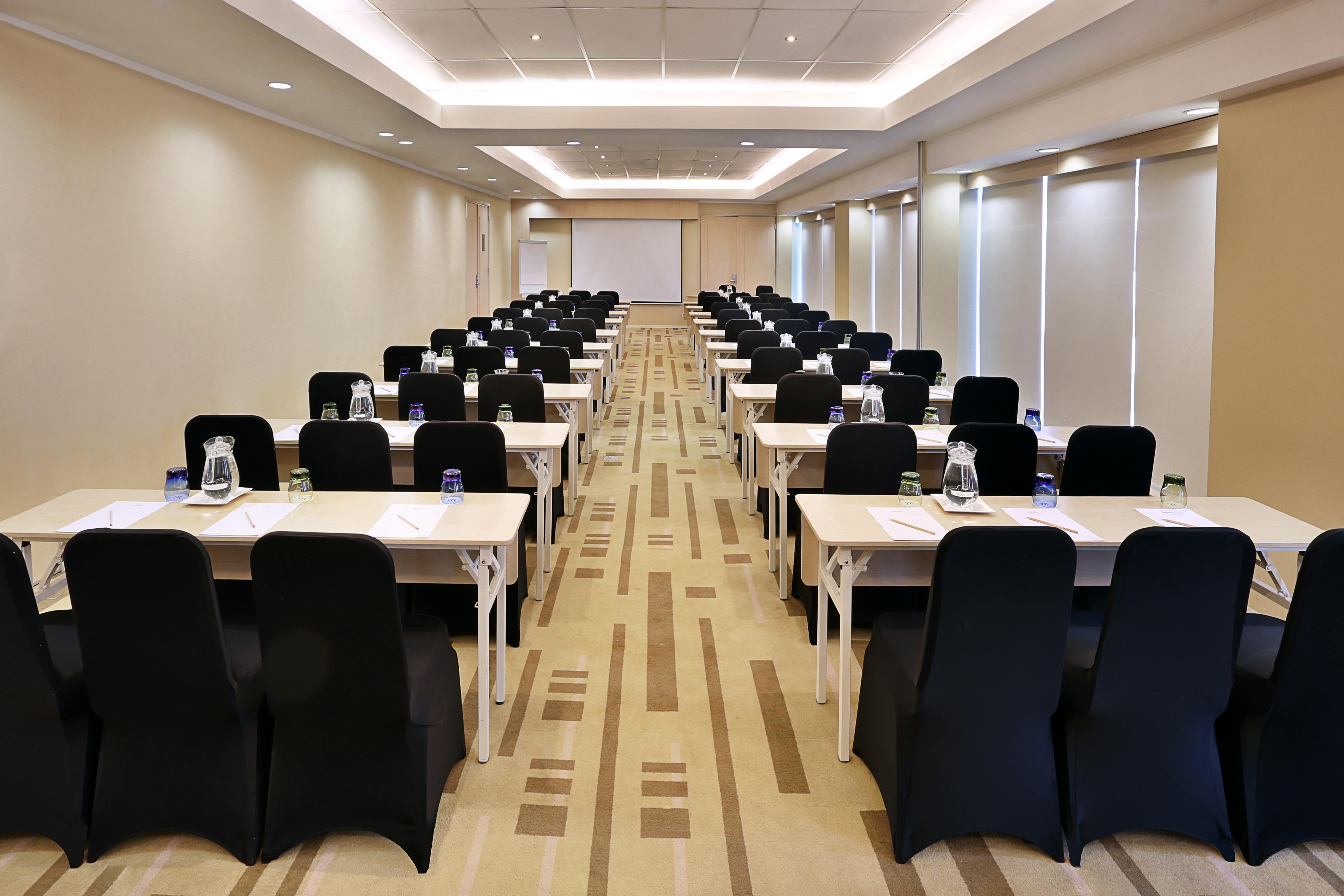 Mercure Jakarta Simatupang Exterior foto